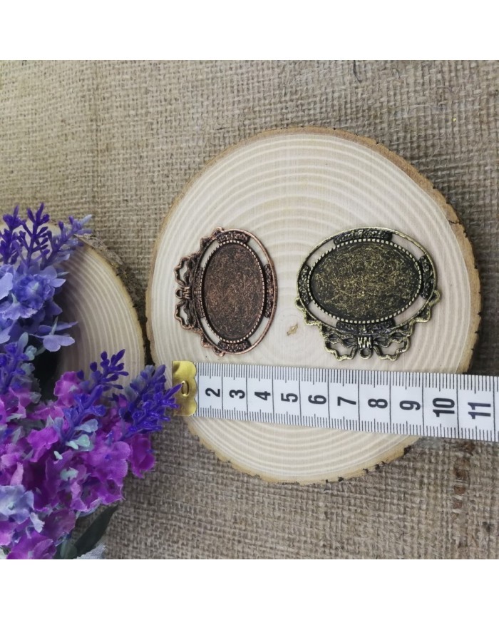 Kolye Ucu - Kenarı Şekilli Eskitme Oval Bakır