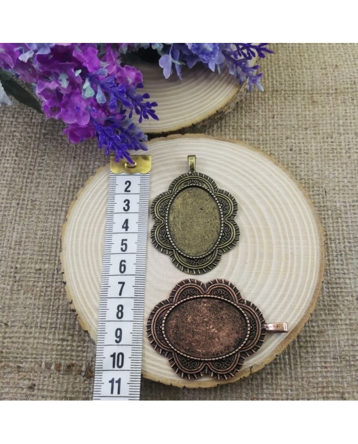 Kolye Ucu - Kenarı Şekilli Oval Eskitme Bakır